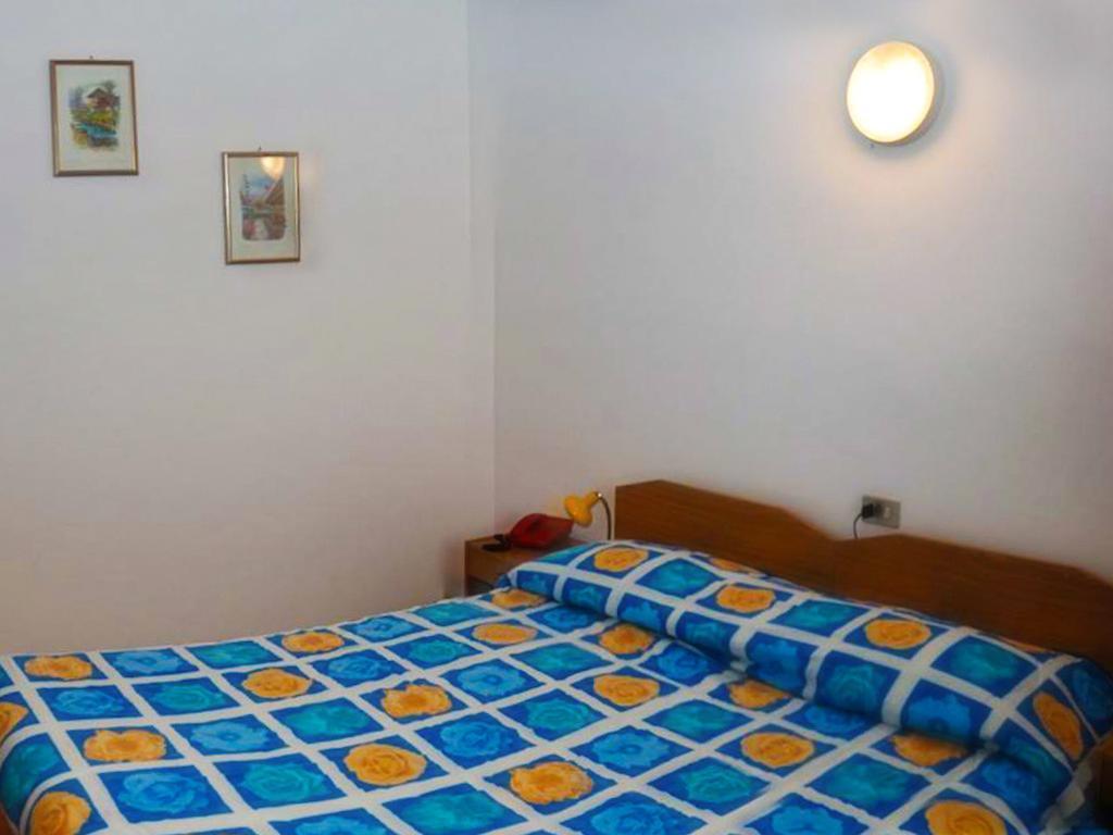 Hotel Ristorante Sassi Rossi Taceno Pokoj fotografie