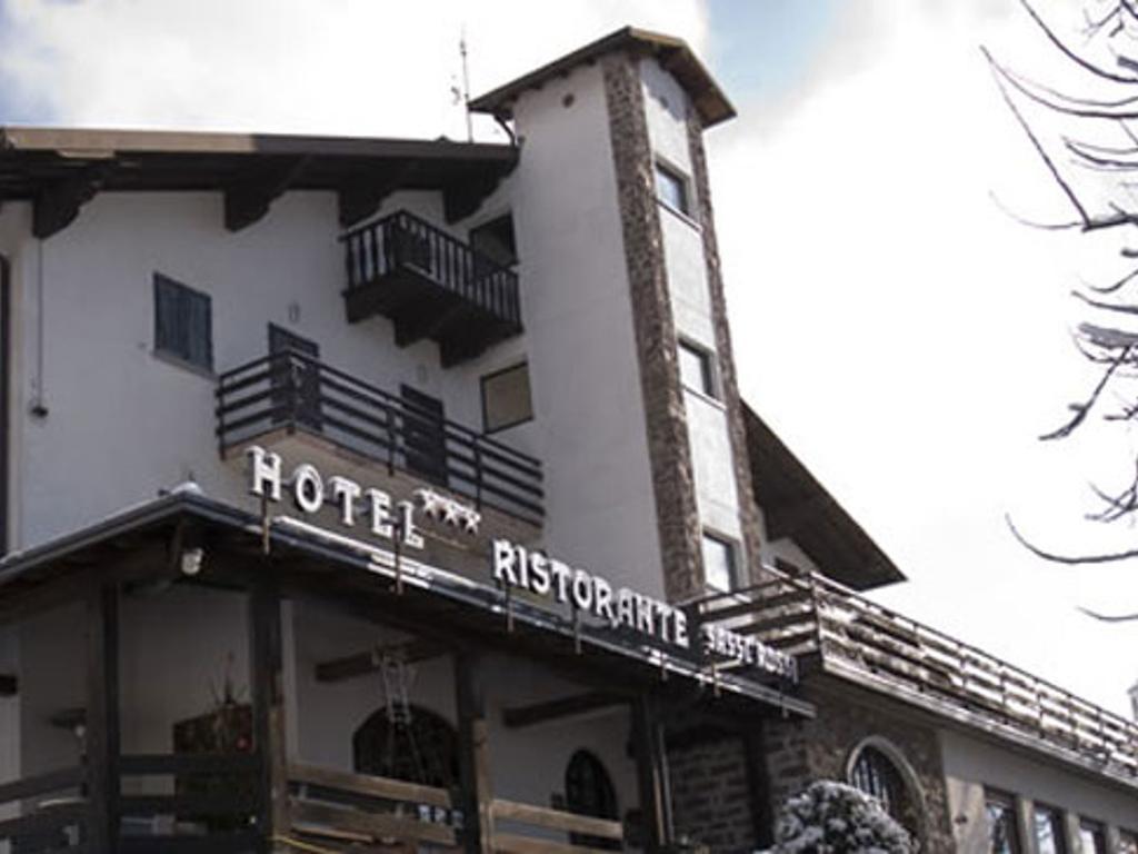 Hotel Ristorante Sassi Rossi Taceno Exteriér fotografie